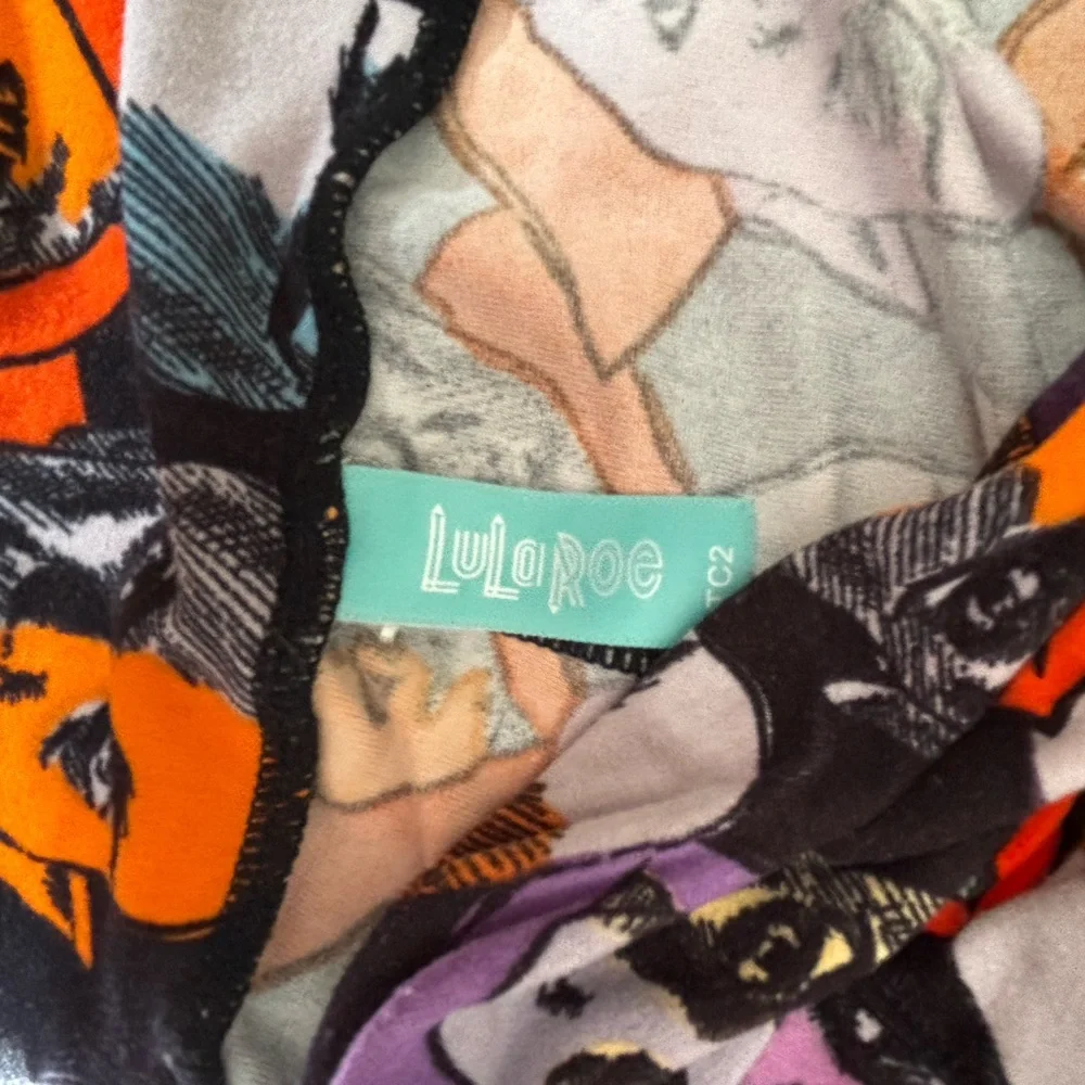 LuLaRoe Halloween Dracula T&C Multicolor Artistic Print Leggings - Picture 3 of 10
